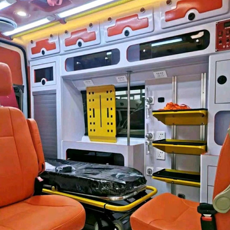 建邺长途救护车护送病人租赁价格